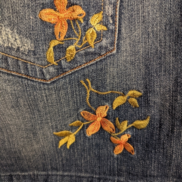 Candies Y2K Jean Skirt Embroidered Floral And Riveting. Size 5. - Picture 6 of 8